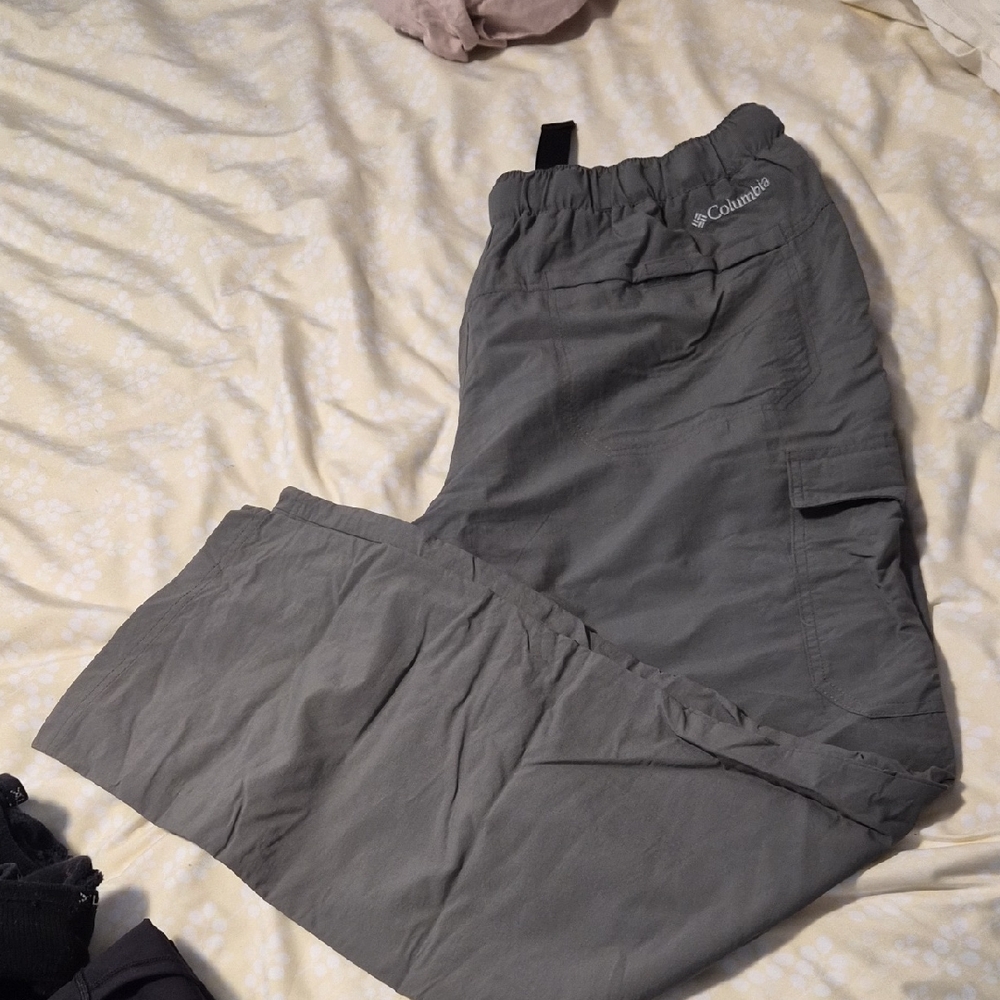Columbia Men's Cargo Pants in Gray